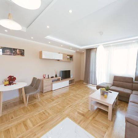 Apartment Luxury Explorer Podgorica Exterior foto