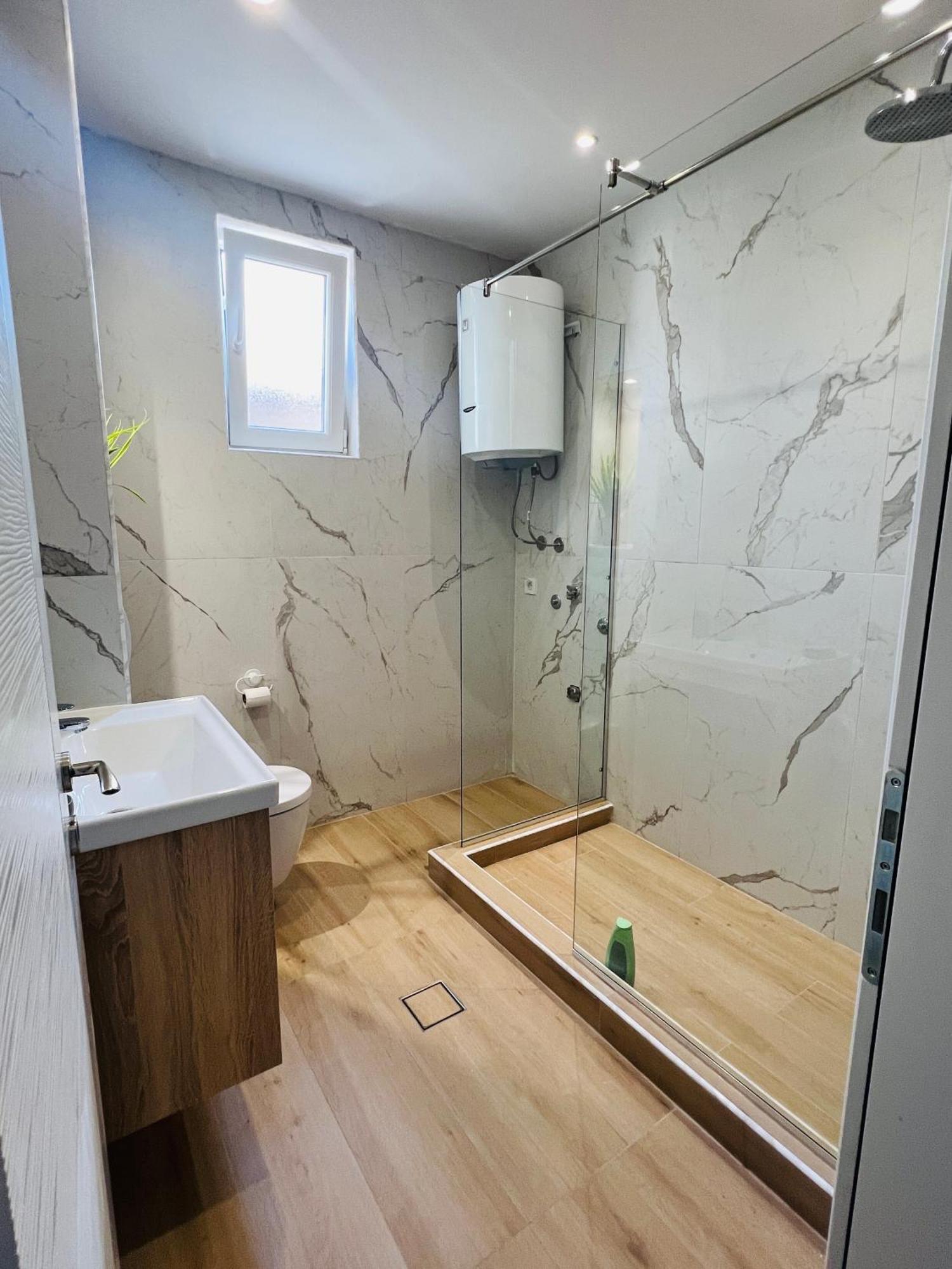Apartment Luxury Explorer Podgorica Exterior foto