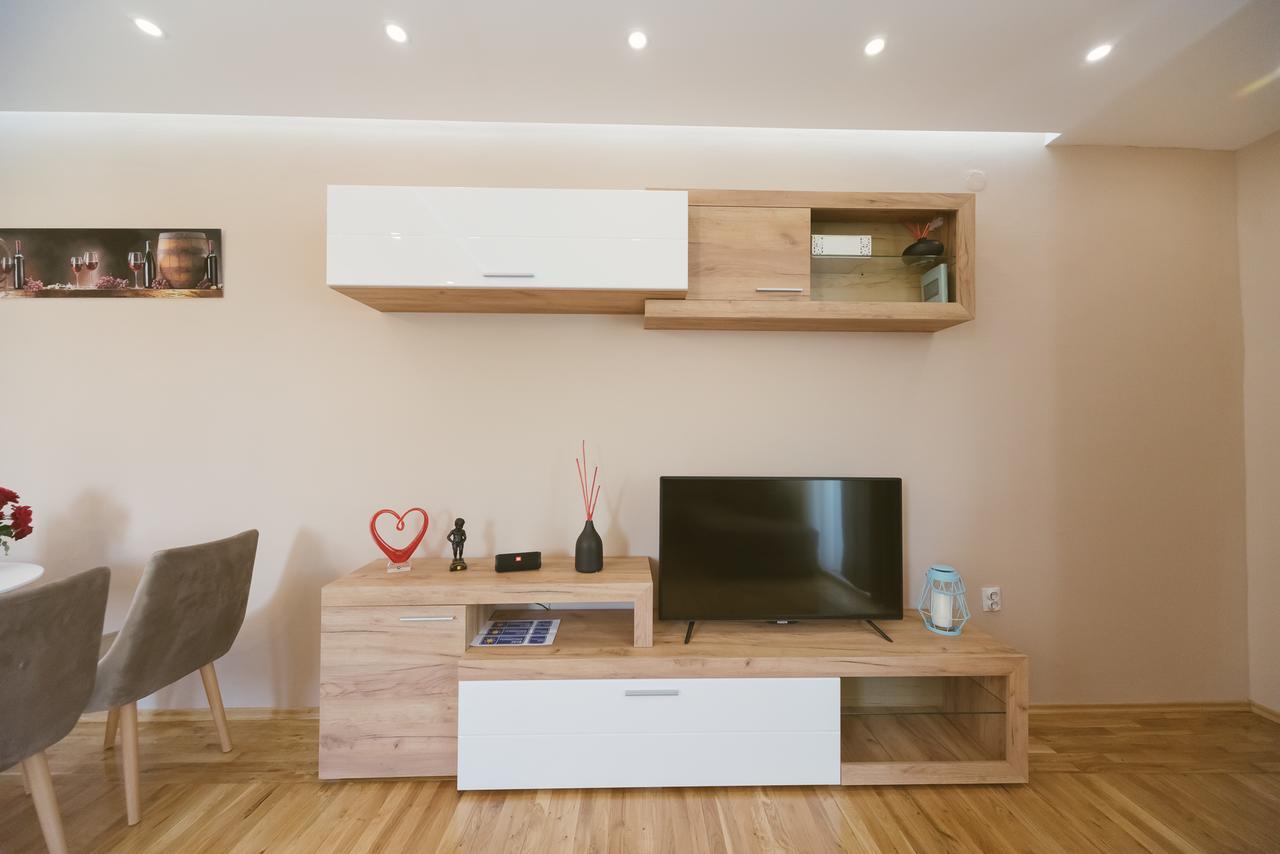 Apartment Luxury Explorer Podgorica Exterior foto